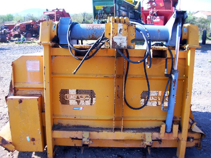 D�sileuse pailleuse distributrice Lucas SILOGRIF
