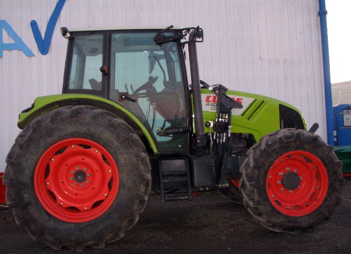 Tracteur agricole Claas AXOS340