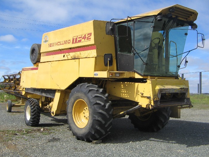 Moissonneuse Batteuse New Holland TF 42