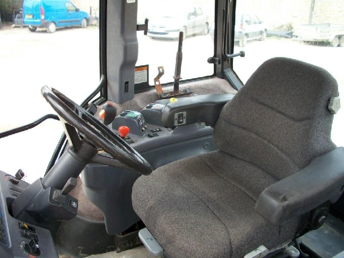 Tracteur agricole New Holland 8770A