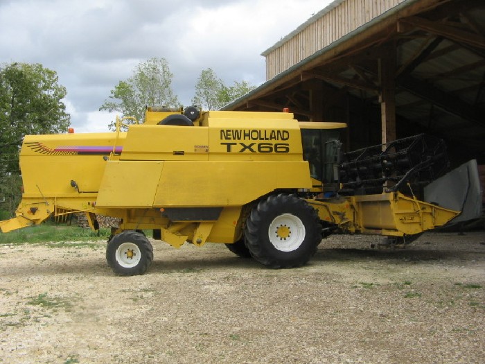 Moissonneuse Batteuse New Holland TX66
