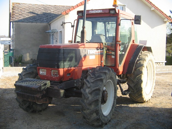 Tracteur agricole Fiat F100