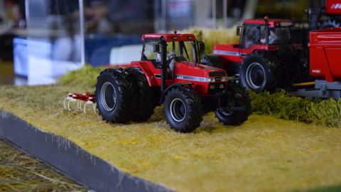 Le 21ème salon européen des jouets et miniatures agricoles en images