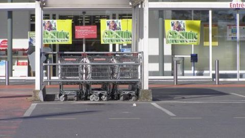 Face à l'exaspération des producteurs, S. Le Foll recevra les distributeurs
