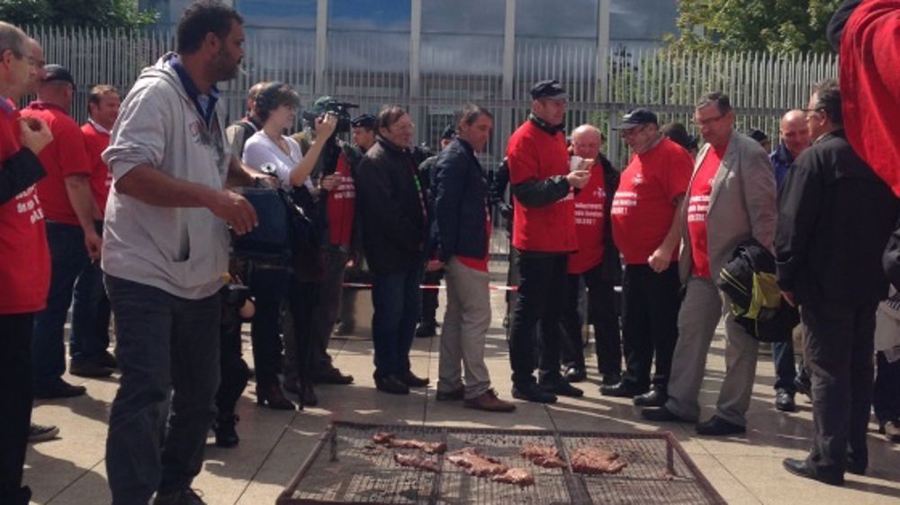 Les éleveurs bovins de la Fnb crient leur « colère » contre Leclerc