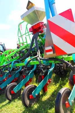Le Strip-till avec l'élement semeur Sulky.