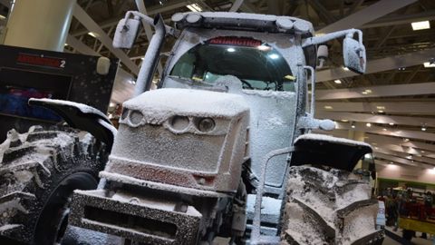 Des tracteurs... à un épandeur automoteur : les photos des nouveautés du salon