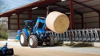 Le pont avant SuperSteer également disponible sur les tracteurs T4 Le pont avant SuperSteer également disponible sur les tracteurs T4