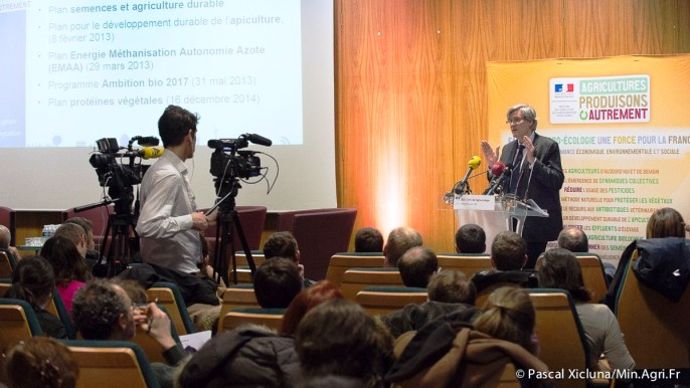 Stéphane Le Foll a participé à la la conférence nationale « 2015 : an 1 de l’agro-écologie » pour engager l’agriculture française vers la transition agro-écologique et la diminution du recours aux produits phytosanitaires.