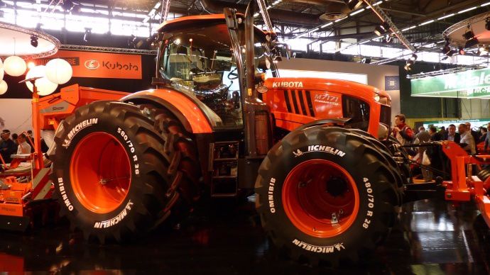 Kubota M7