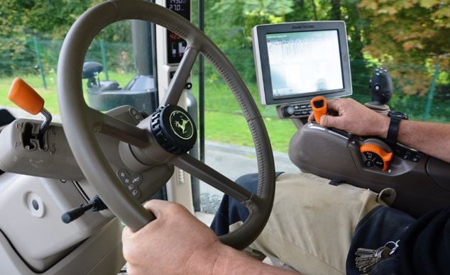 Il ne vous reste plus qu'à tenir le volant... et encore. (©Terre-net Média)