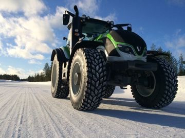 Un tracteur Valtra T flashé à 130,165 km/h en Finlande