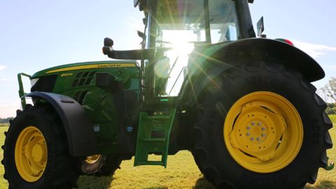 Nouvelle génération de 6M et 6R... Certains diront : "éblouissante"?! (©Terre-net Média) Nouvelle génération de 6M et 6R... Certains diront : "éblouissante"?! (©Terre-net Média)
