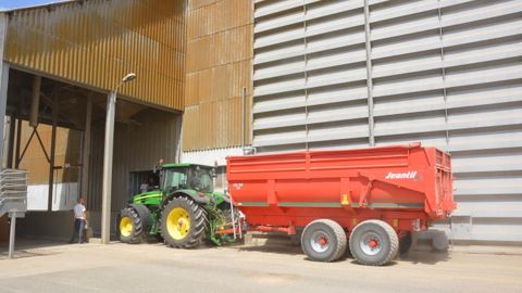 En près de quarante jours, 2,6 à 3 millions de tonnes sont collectées avec une seule priorité : valoriser la récolte. (©Terre-net média) <span style="font-size: 14px; line-height: 1.5em; text-align: justify; color: #000000;">  