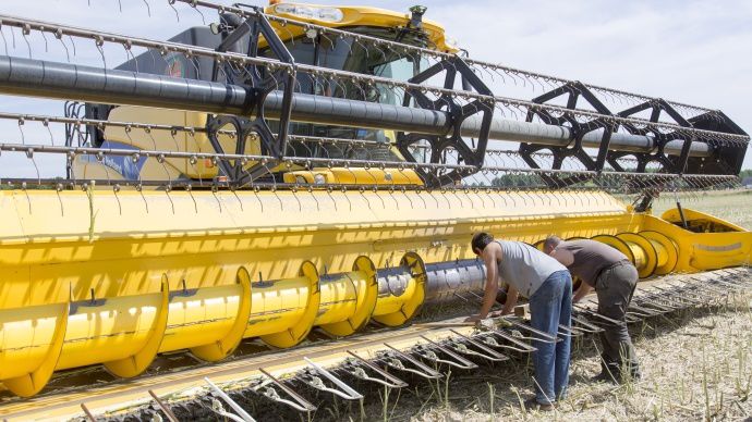 Entraide pendant la moisson