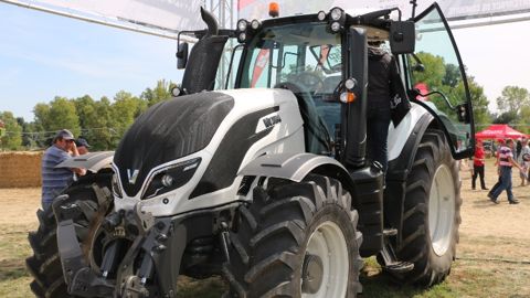 Valtra T4 Hitech, Beau gosse, non ?! (©Terre-net Média)
