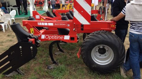 L’Optitine, outil frontal de marque Quivogne. (©Terre-net Média)