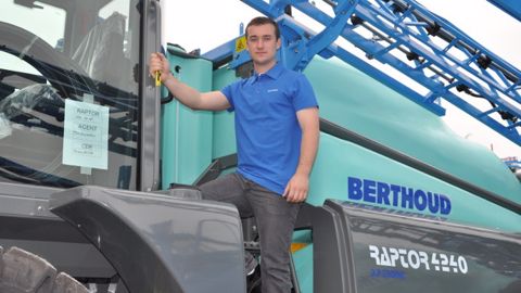 Berthoud, un technicien de la marque de déplace chez vous. (©Berthoud)