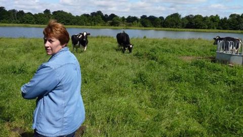 Jacqueline Cottier, présidente de la commission des agricultrices à la Fnsea. Elle est agricultrice dans le Maine-et-Loire avec son conjoint, sur une exploitation de polyculture-élevage, avec des ateliers laitier, bovins viande, et volailles label. (©Anjou Agricole)