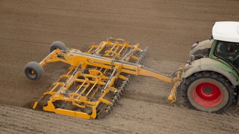 Agrisem Vibrogerm 6 m, un outil polyvalent avant semis (©Agrisem)