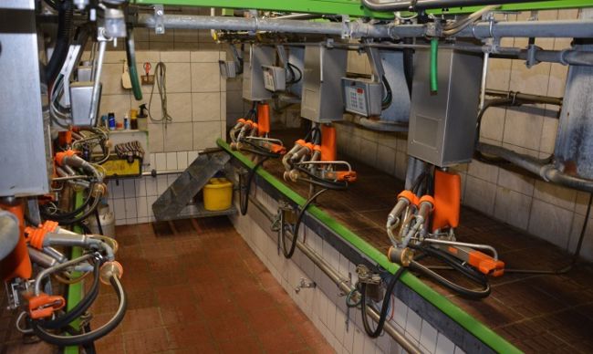 Salle de traite 2x3 avec bras et griffe System Happel