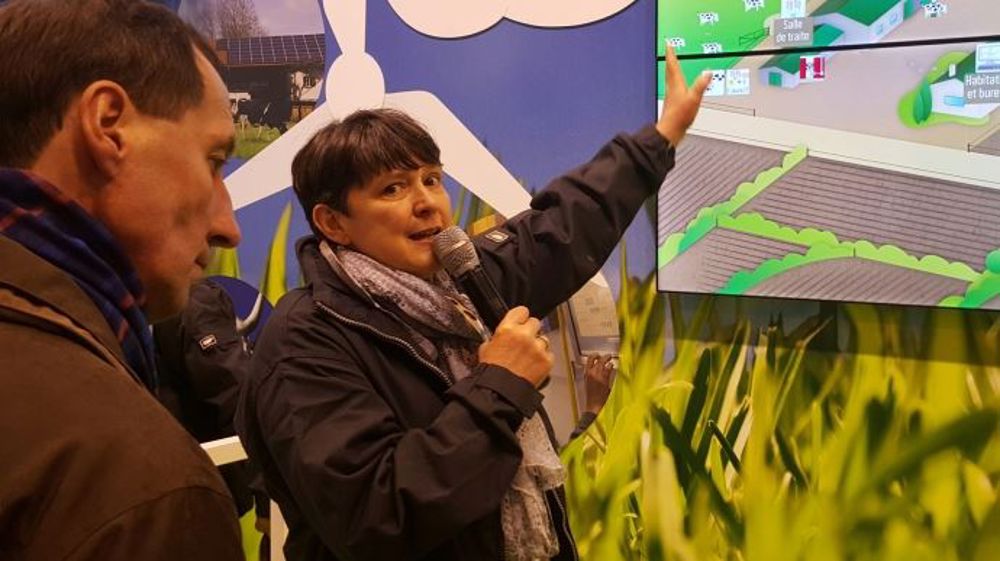 Christine Vazeille est installée en production laitière à Saint-Just-près-Brioude en Haute-Loire, sur une exploitation de 110 ha et un troupeau de 70 vaches montbéliardes. (©Terre-net Média) 