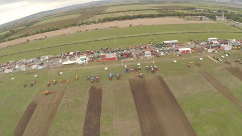 Bata Agro : le plus grand salon de machines agricoles en Bulgarie est organisé sur un aérodrome. (©Bata Agro) Bata Agro : le plus grand salon de machines agricoles en Bulgarie est organisé sur un aérodrome. (©Bata Agro)