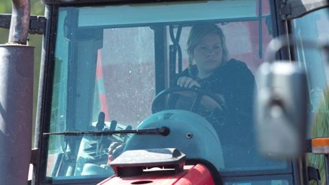 Les femmes qui s'installent en agriculture prennent davantage le statut d'exploitante plutôt que celui de collaboratrice d'exploitation. (©Watier visuels) Les femmes qui s'installent en agriculture prennent davantage le statut d'exploitante plutôt que celui de collaboratrice d'exploitation. (©Watier visuels)