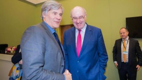 Stéphane le Foll et Phil Hogan lors de leur rencontre à Paris à l'occasion du Sia. (©Silvère Gérard, Union Européenne, 2016) Stéphane le Foll et Phil Hogan lors de leur rencontre à Paris à l'occasion du Sia. (©Silvère Gérard, Union Européenne, 2016)
