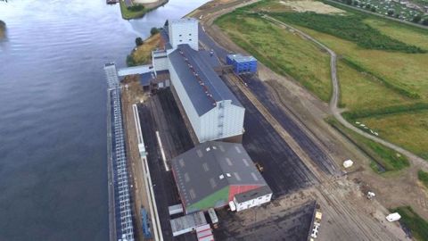 Le terminal portuaire Maison Bleue a une capacité de stockage de 50 000 tonnes répartie en 30 cellules (©Beuzelin SAS) Le terminal portuaire Maison Bleue a une capacité de stockage de 50 000 tonnes répartie en 30 cellules (©Beuzelin SAS)