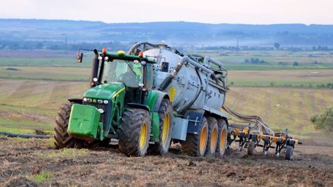 Harvestlab analyse en direct la teneur en azote, phosphore et potassium contenu dans le lisier. (©Joskin)<span style="font-size: 14px; text-align: justify; color: #000000;"> Harvestlab analyse en direct la teneur en azote, phosphore et potassium contenu dans le lisier. (©Joskin)<span style="font-size: 14px; text-align: justify; color: #000000;">