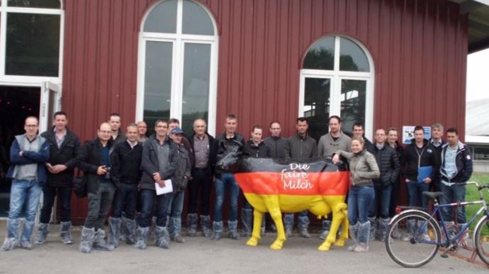 Eleveurs et techniciens sont partis avec le BTPL dans le nord de l'Allemagne en apprendre davantage sur la gestion des grands troupeaux. (©BTPL) Eleveurs et techniciens sont partis avec le BTPL dans le nord de l'Allemagne en apprendre davantage sur la gestion des grands troupeaux. (©BTPL)
