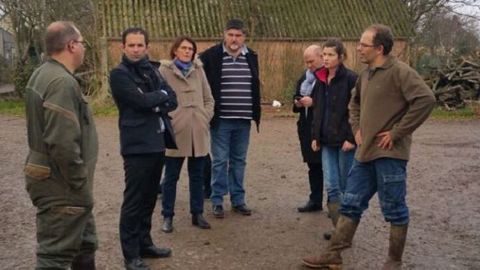 Le 24 novembre dernier, Benoît Hamon visitait une exploitation agricole biologique à Evrecy, dans le Calvados. (©benoithamon)
