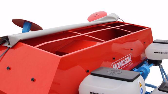 740 litres de terlisation pour les semoirs 4 rangs de Monosem