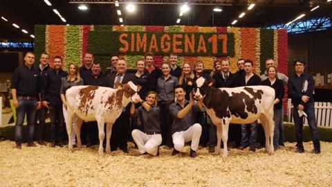 Vente Paris Dairy Sale au Simagena 2017. La génisses rouge Vekis DG NH LOLA PP Red (181 ISU), née aux Pays-Bas, s'est vendue 9 500 €. (©Ily Genetics) Vente Paris Dairy Sale au Simagena 2017. La génisses rouge Vekis DG NH LOLA PP Red (181 ISU), née aux Pays-Bas, s'est vendue 9 500 €. (©Ily Genetics)