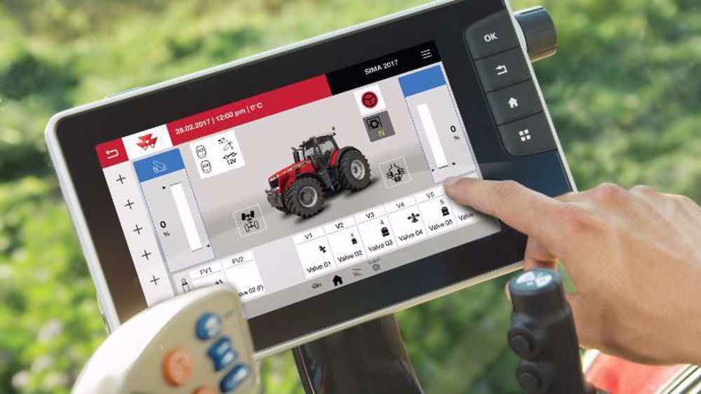 Simple comme un smartphone, le Datatronic 5 pilote les fonctions du tracteur du bout des doigts. (©Massey-Ferguson)