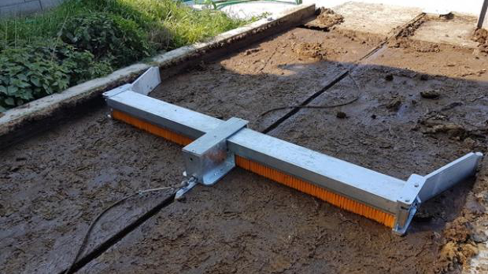 GM Elevage, Racleur SBC, pour racler de plus prés (©GM elevage)