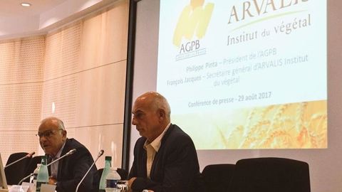 Philippe Pinta, président de l'AGPB, et François Jacques, secrétaire général d'Arvalis-Institut du végétal, mardi 29 août 2017. (©AGPB)