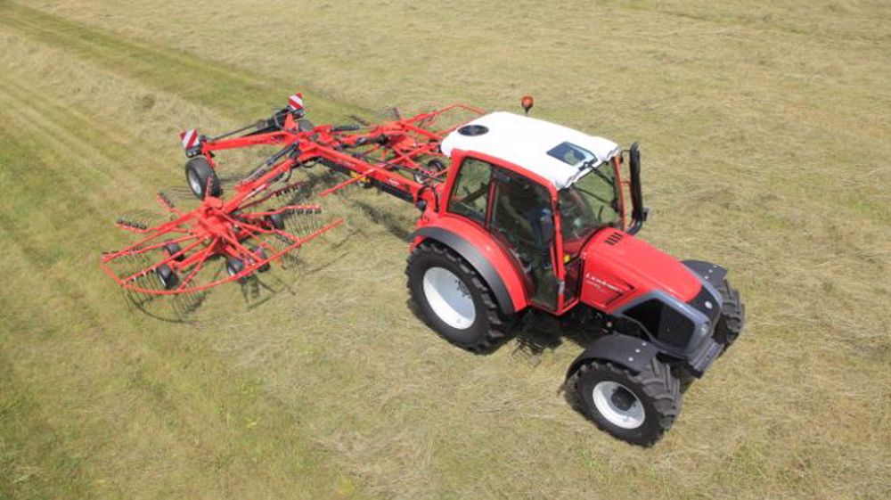 La largeur de travail du nouveau GA7501+ varie de 6,9 à 7,4 m. (©Kuhn)