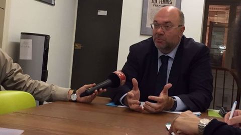 A l'issue de sa réunion avec les acteurs des filières jeudi 19 octobre 2017, Stéphane Travert à confirmé le conditionnement du relèvement du seuil de revente à perte à l'activation de plans de filières. (©Terre-net Média) A l'issue de sa réunion avec les acteurs des filières jeudi 19 octobre 2017, Stéphane Travert à confirmé le conditionnement du relèvement du seuil de revente à perte à l'activation de plans de filières. (©Terre-net Média)