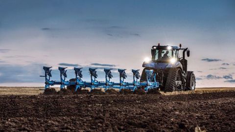 Le best seller de Lemken, la Diamant 11 bénéficie des dernières évolutions en termes de report de charge et de compensateur d'effort latéral. (©Lemken) Le best seller de Lemken, la Diamant 11 bénéficie des dernières évolutions en termes de report de charge et de compensateur d'effort latéral. (©Lemken)
