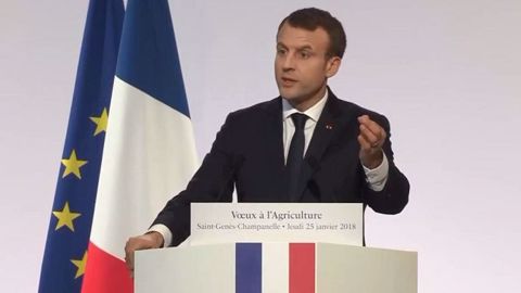 Emmanuel Macron, lors de la présentation de ses voeux 2018 au monde agricole, jeudi 25 janvier 2018 à Saint-Genès-Champanelle, dans le Puy-de-Dôme. (©Terre-net Média) 