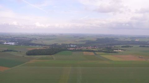 En 2016, 262 000 ha de terres agricoles ont été achetés à travers des parts sociales pour installer un nouvel exploitant ou agrandir une structure déjà en place. (©Terre-net Média) En 2016, 262 000 ha de terres agricoles ont été achetés à travers des parts sociales pour installer un nouvel exploitant ou agrandir une structure déjà en place. (©Terre-net Média)