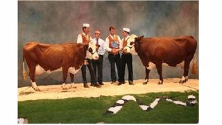 Garance remporte le titre de championne adulte du concours Abondance Garance remporte le titre de championne adulte du concours Abondance