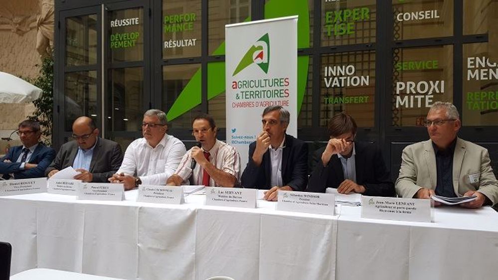Claude Cochonneau, président de l'APCA, entouré de membres du bureau de l'APCA lors de la rentrée d'automne en septembre 2018. (©Terre-net Média)