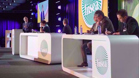 Didier Guillaume, le ministre de l'agriculture, en clôture du congrès 2019 de la FNSEA, a promis que le chantier du stockage de l'eau était réouvert, pour développer des "projets de territoires". (©@FNSEA)