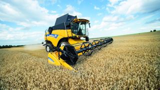 La gamme CX accède au système de guidage IntelliSteer-Lite pour optimiser son débit et soulager l'opérateur. (©New Holland) La gamme CX accède au système de guidage IntelliSteer-Lite pour optimiser son débit et soulager l'opérateur. (©New Holland)