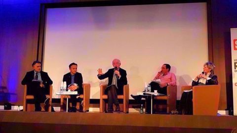 Lors d'un débat organisé par le Syrpa, le réseau des agricommunicants, Eddy Fougier politologue, Philippe Mauguin, PDG de l'Inra, Mac Lesggy, animateur d'E=M6, Eric Mennessier, journaliste au Figaro, débattaient de la place de la science dans les débats sur les enjeux agricoles. Le débat était animé par Marie-Laure Hustache, administratrice du Syrpa et responsable communication du think tank Agri