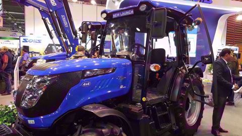 Solis 75N Crdi présenté en France su Sima. Le constructeur ouvre la porte de l'agriculture. (©Terre-net Média ) Solis 75N Crdi présenté en France su Sima. Le constructeur ouvre la porte de l'agriculture. (©Terre-net Média )