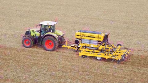 Clayon distribué par SM3 Claas dans six départements du nord-ouest de la France (@Claydon).